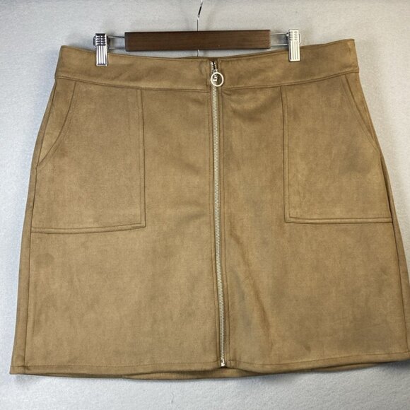 Maurices Faux Suede Zipper Front Skirt Size 14 Brown Mini Stretch Fitted Pockets - Picture 1 of 10